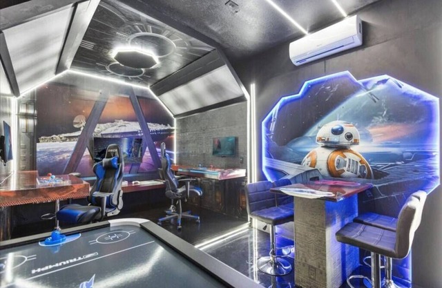 Themed and modern single family at Champions Gate