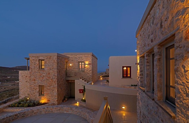 Themonies Luxury Suites