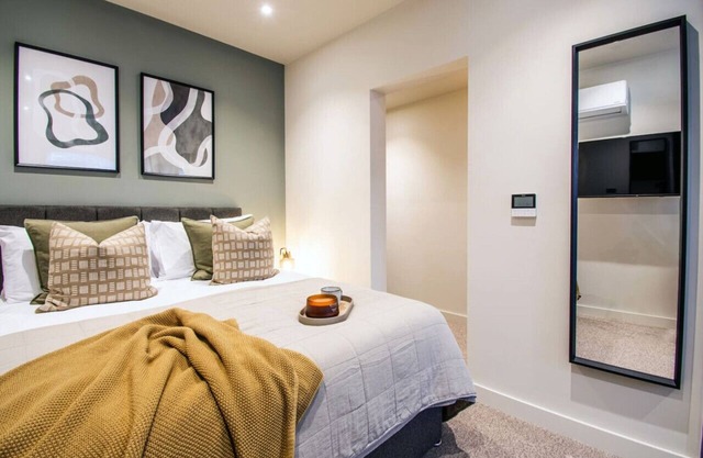 Thetford Hive Aparthotel Suite 7