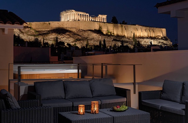 THIRAMENOUS RESIDENCE - SIX BEDROOM HOUSE with Rooftop Hot Tub