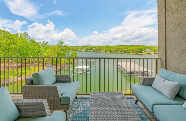 Third floor! Includes a private boat slip. Community pool!