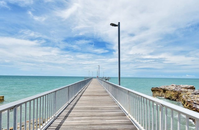 This apartment is a 1 bedroom(s), 1 bathrooms, located in Nightcliff, NT.
