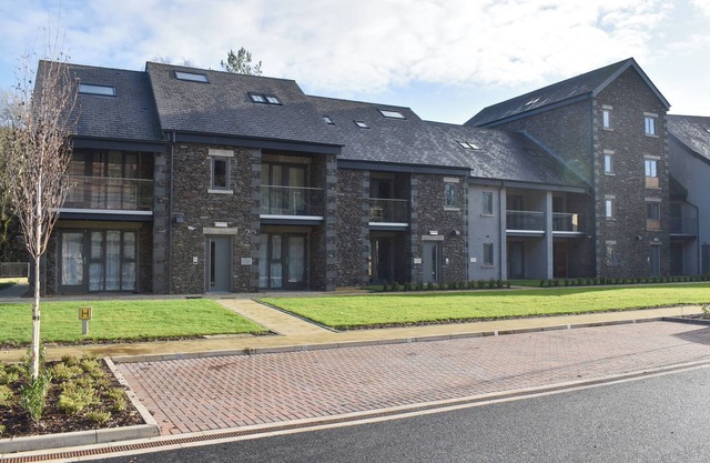 This charming second floor apartment has unrivalled views of the River Leven.