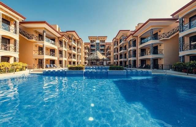 This condominium is a 2 bedroom(s), 2 bathrooms, located in Jaco, Provincia de Puntarenas.