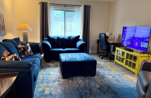 This condominium is a 2 bedroom(s), 1 bathrooms, located in Gainesville, FL.