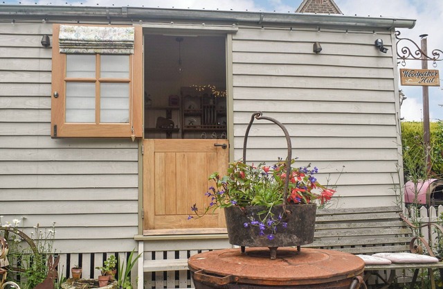 This cosy and quiet Shepherd’s Hut is a great way to unwind.