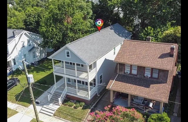 This gorgeous Larchmont cozy cottage will amaze you!