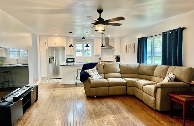 This house is a 2 bedroom(s), 2 bathrooms, located in La Porte , IN.