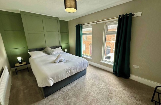 This house is a 2 bedroom(s), 1 bathrooms, located in Belfast, Northern Ireland.