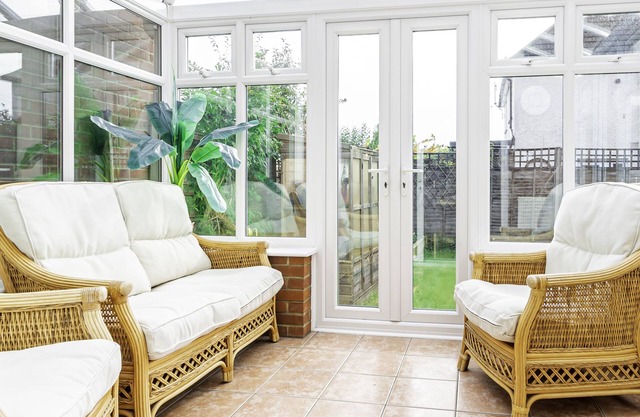 This house is a 4 bedroom(s), 1.5 bathrooms, located in Southampton, .