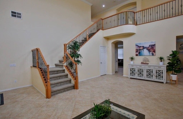 This house is a 5 bedroom(s), 3 bathrooms, located in Eastvale , CA.