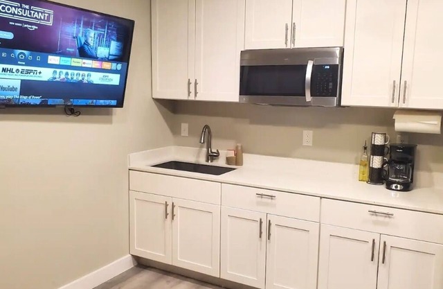 This loft is a 1 bedroom(s), 1 bathrooms, located in San Antonio, TX.