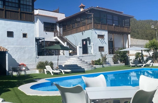 This room is a bunk room with two single bunk beds. The bathroom and showers are shared with the two other bunk rooms .