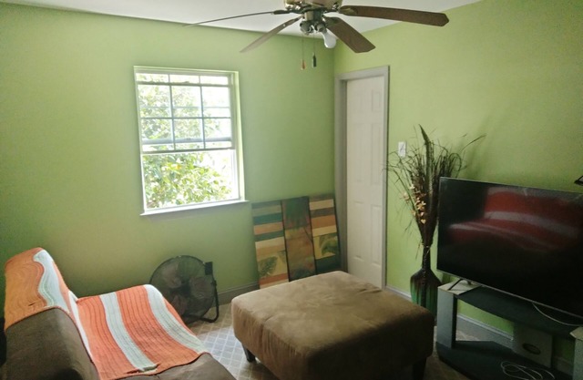 This stylish space has a hometown vibe w/inexpensive transport to downtown NOLA