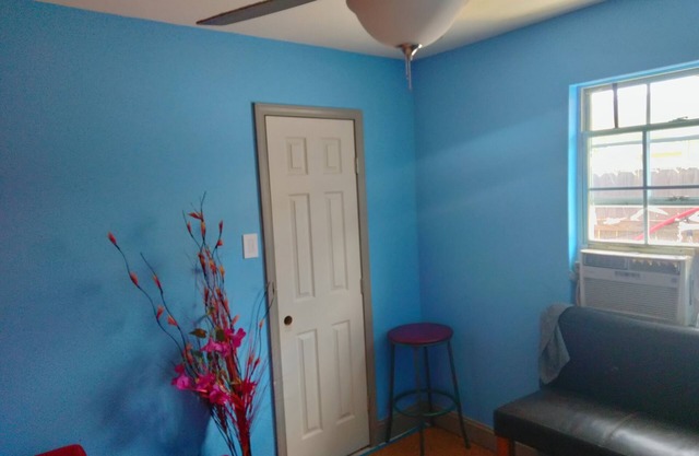 This stylish space has a hometown vibe w/inexpensive transport to downtown NOLA