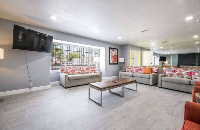 This villa is a 3 bedroom(s), 2 bathrooms, located in Las Vegas, NV.