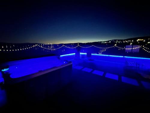 Thome Hoia Jacuzzi