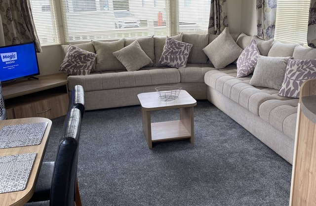 Thorpe Park Caravan to Rent