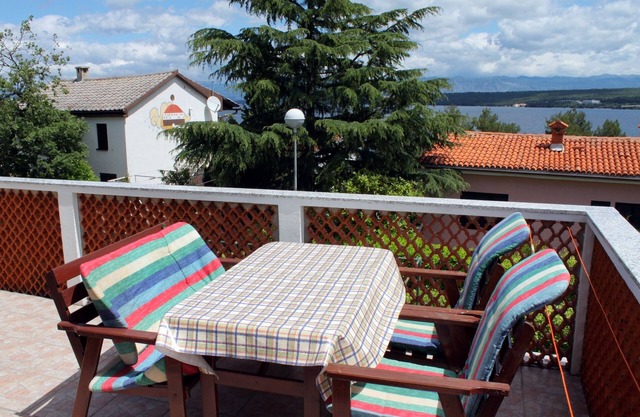 Three bedroom apartment with terrace and sea view Vantačići, Krk (A-5347-a)