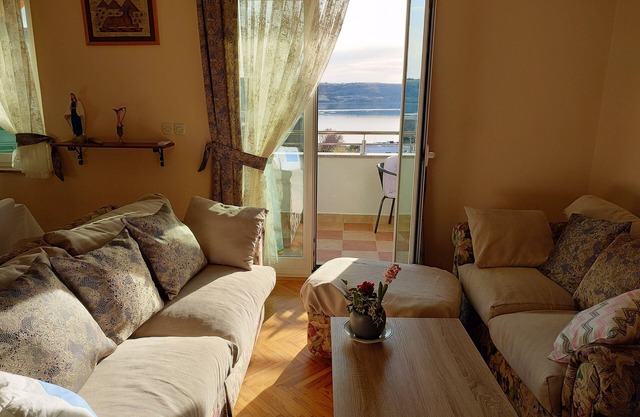 Three bedroom apartment with terrace and sea view Rtina - Miočići, Zadar (A-22001-a)