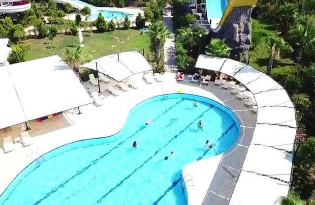 Three bedrooms across the Lara beaches