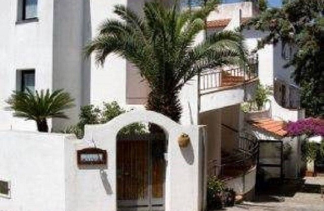Three-roomed Residence in the center of Ischia Porto