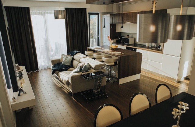 Three Rooms Luxury Apartment near Iulius Mall
