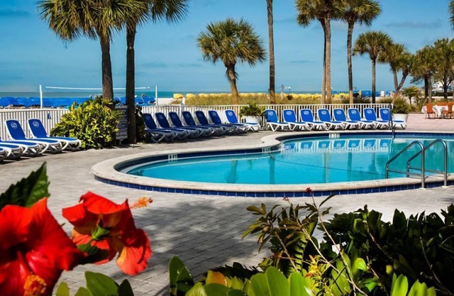 Three Spacious Family Units! Pool, Beach, Restaurant, Fitness Center