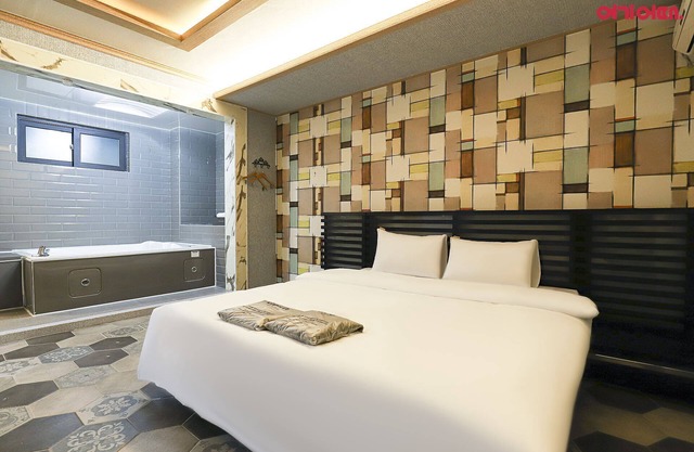 Tiffany Self Check-in Hotel