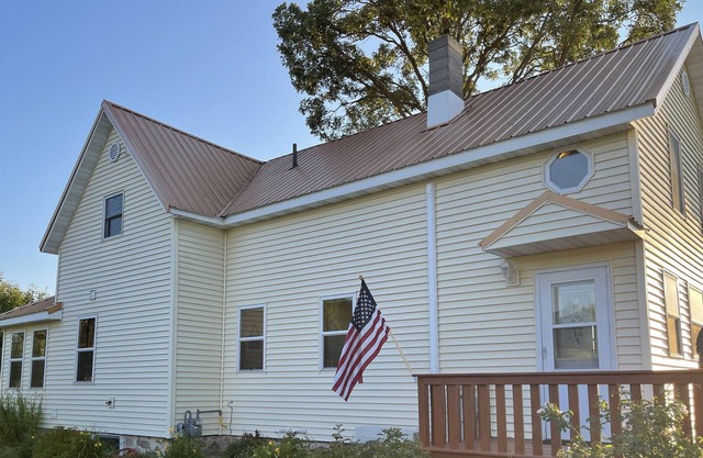 Tiger Lily Farmhouse - Aniwa Vacation Home