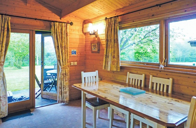 Timber lodge with one double and one twin.