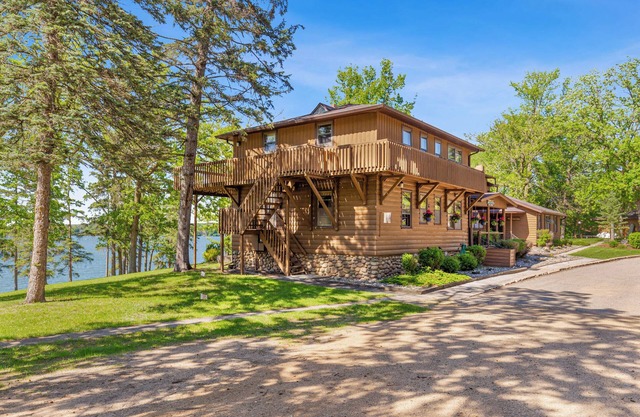 Timberlane Resort Cabin #11 | 2 Bed, 2 Bath