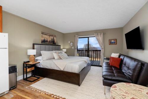 Timbers Studio 47 with Wintergreen Advantage