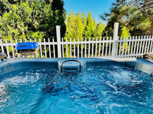 Timberview Suite-Hot Tub-Forest Views-Sleeps 2