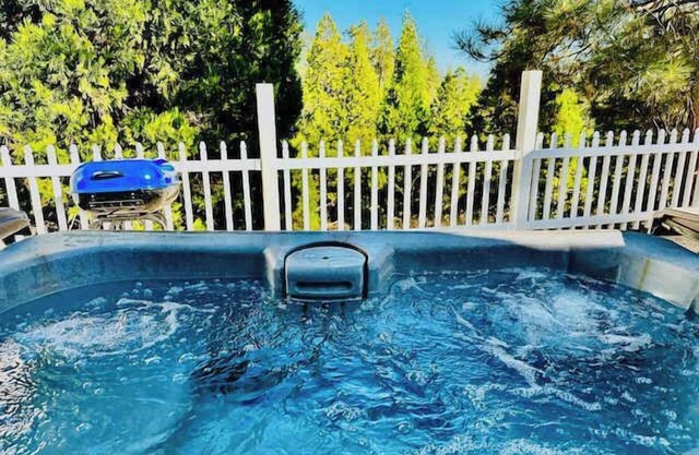 Timberview Suite-Hot Tub-Forest Views-Sleeps 2