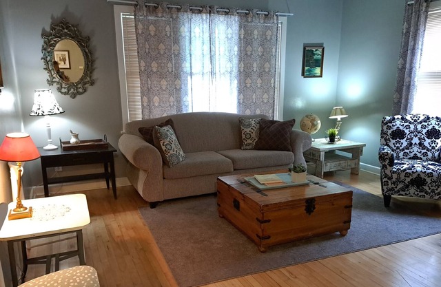 Timeless Charm - 2 Bedroom 1 Bath Apartment