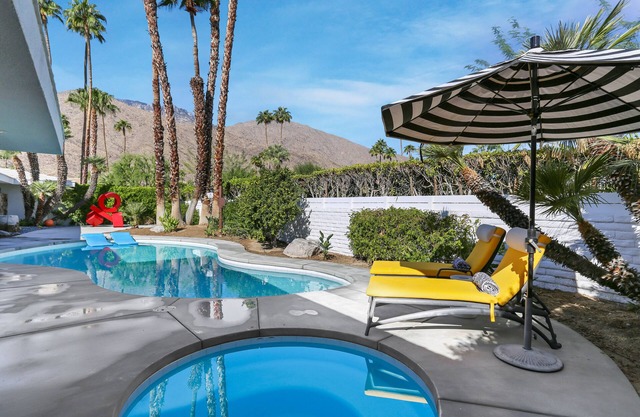 Timeless Retreat - Mountain and Golf Course Views!