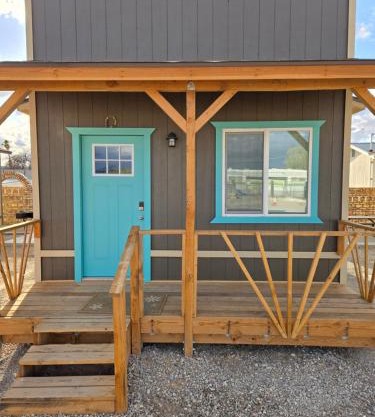 Tiny Cabin #20 American Trails