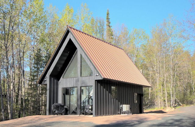 Tiny Cabin Retreat on the Big Lake