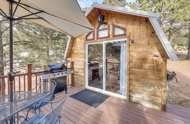 Tiny Cabin w/Outdoor Dining Area - Near Keystone!
