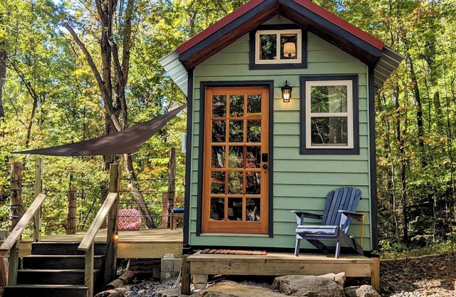 Tiny House~Creeks & River Nearby