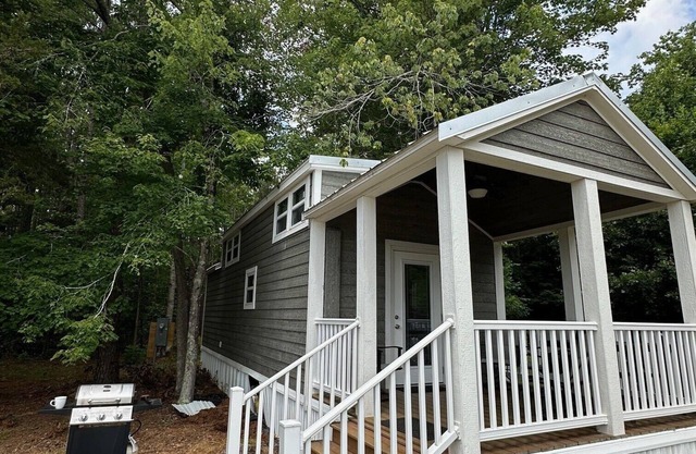 Tiny House - Farm Charm