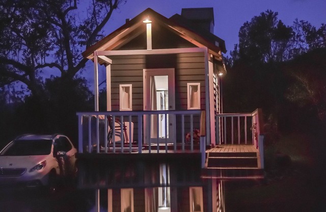 Tiny House Morning Gloring - spectacular view