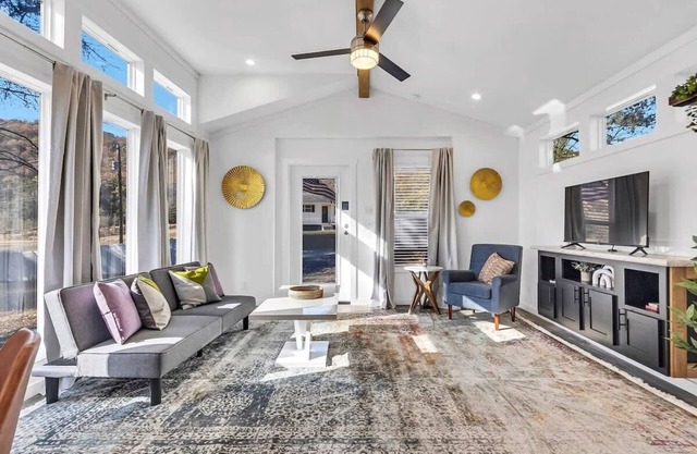 Tiny House Near Hiking- Green Mountain Getaway