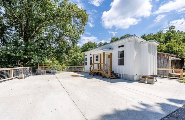 Tiny House on Center Hill Lake