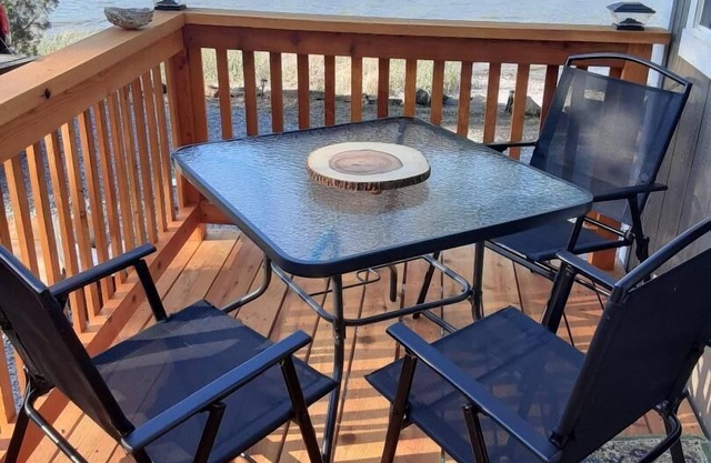 Tiny house on private 20 acres along the Klamath River.