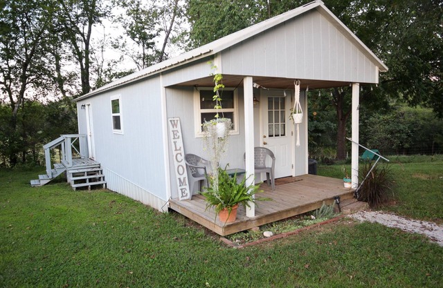 Tiny House on the Farm: Watch Farm Animals, Near Buffalo River