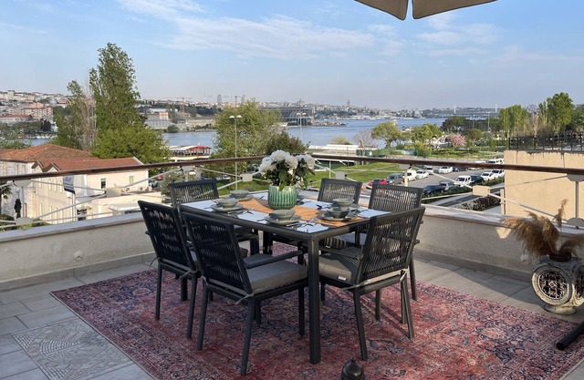 Tiny House w/ Amazing Terrace & 360°Bosphorus View