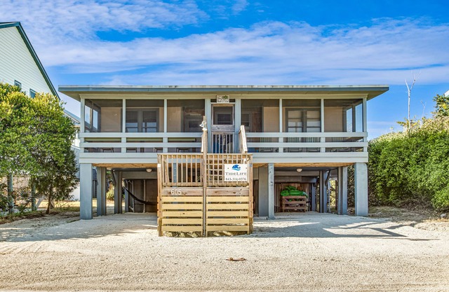 Tip Ellen on Pawleys Island - Second Row, Pet Friendly