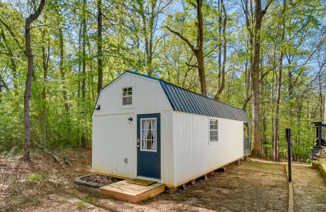 Toccoa Vacation Rental w/ On-Site Lake Access!